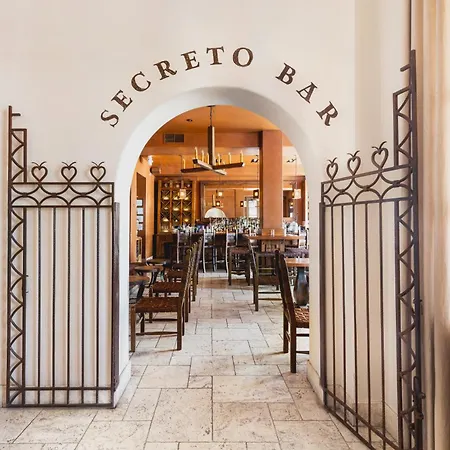 St Francis Hotel