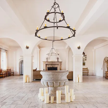 St Francis 4*